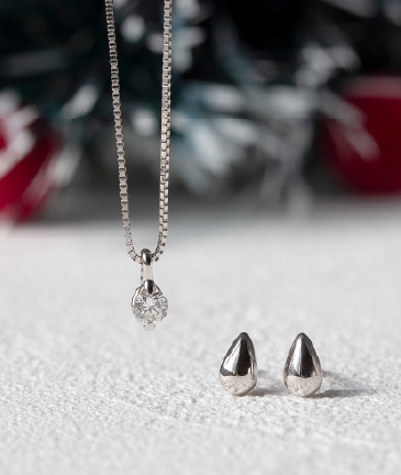 undercover but beautiful クリスマス限定ネックレス undercover but beautiful クリスマス限定ネックレス undercover but