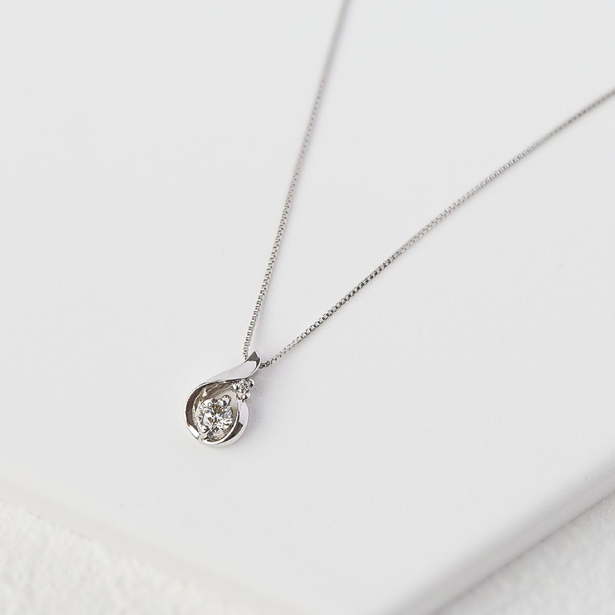 鑑定書付き プラチナ ダイヤモンド ドロップ ネックレス PT900 PT850