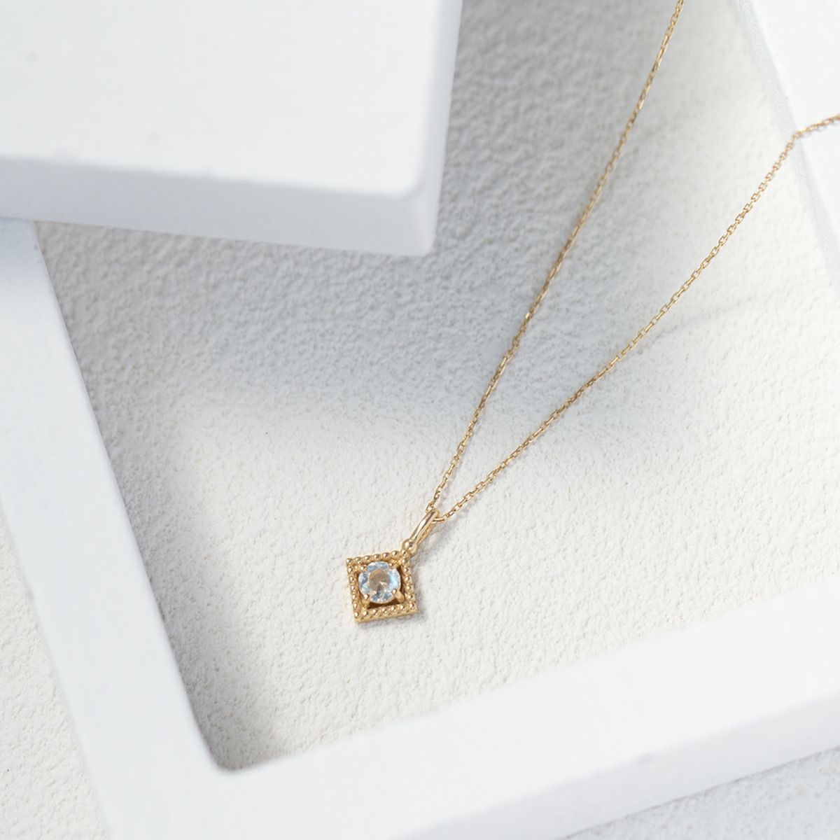 K10 YG ブルームーンストーン ネックレス イエローゴールド スクエア 6月誕生石 レディース 彼女 妻 30代 40代 50代 10k 誕生日