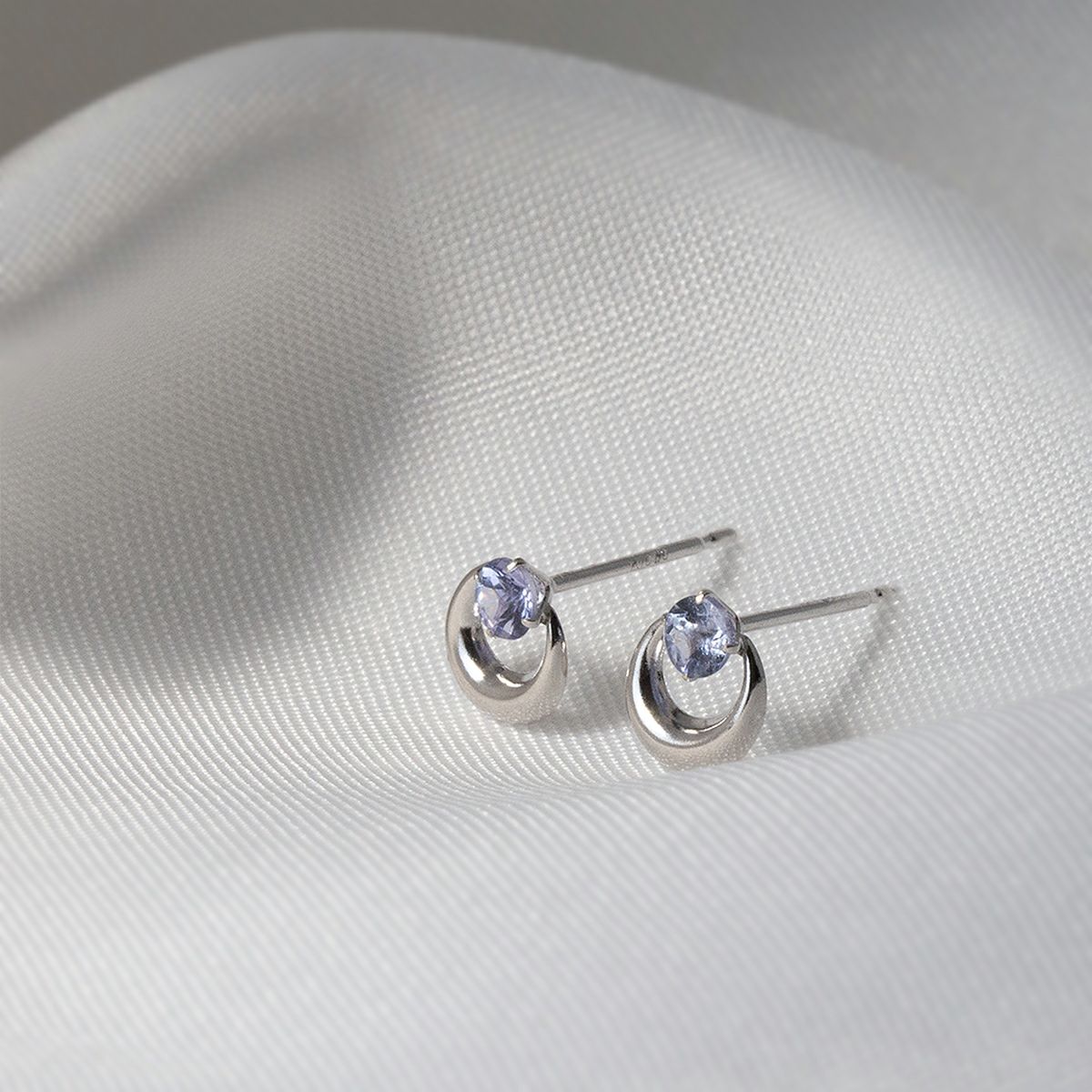 K10 WG タンザナイト ピアス 10k 12月 誕生石 ホワイトゴールド レディース 彼女 妻 20代 30代 40代 誕生日 誕生日プレゼント ギフト