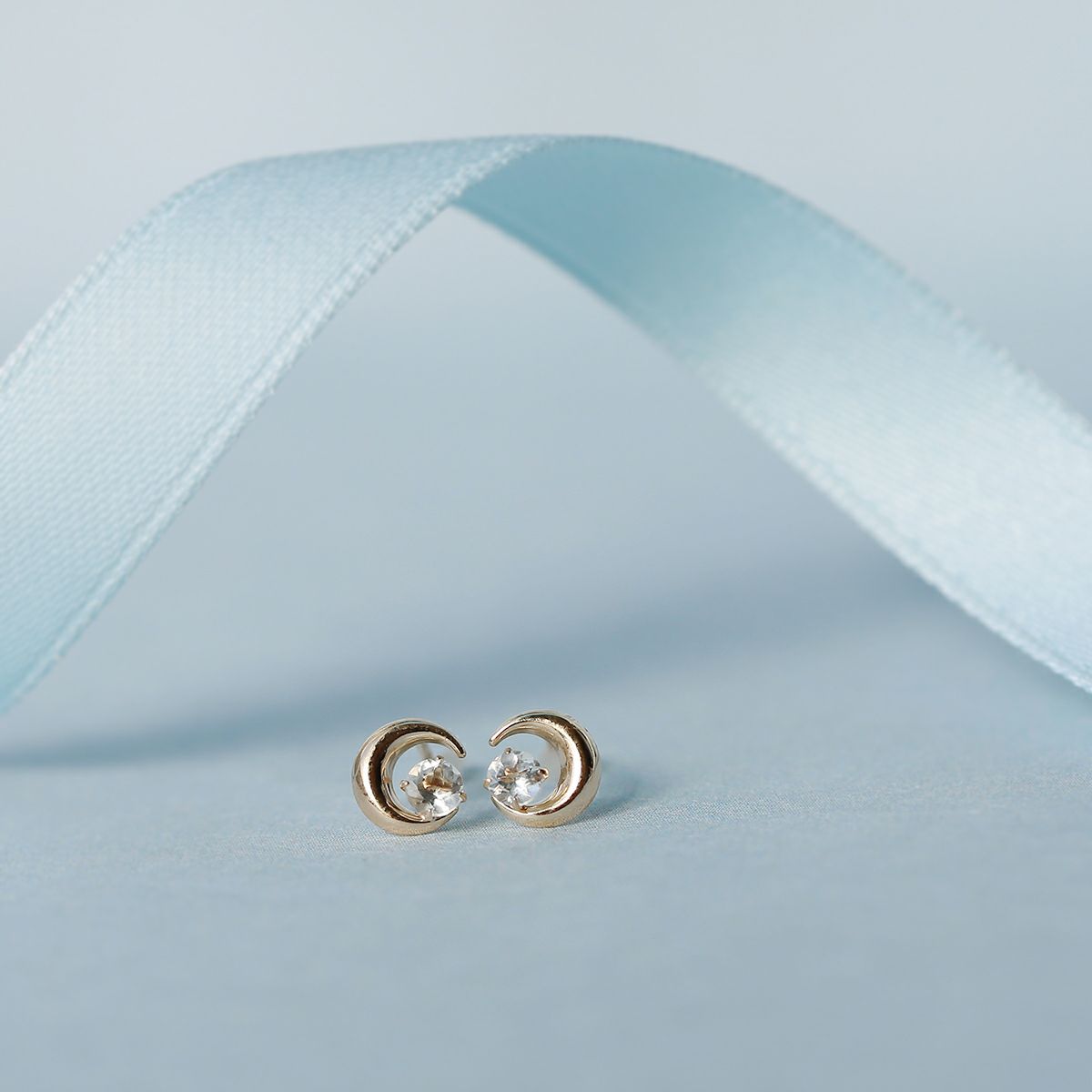 K10 YG アクアマリン 三日月 ピアス レディース 3月 誕生石 ギフト 誕生日プレゼント 20代 30代 40代 イエローゴールド ムーン 妻 彼女 可愛い