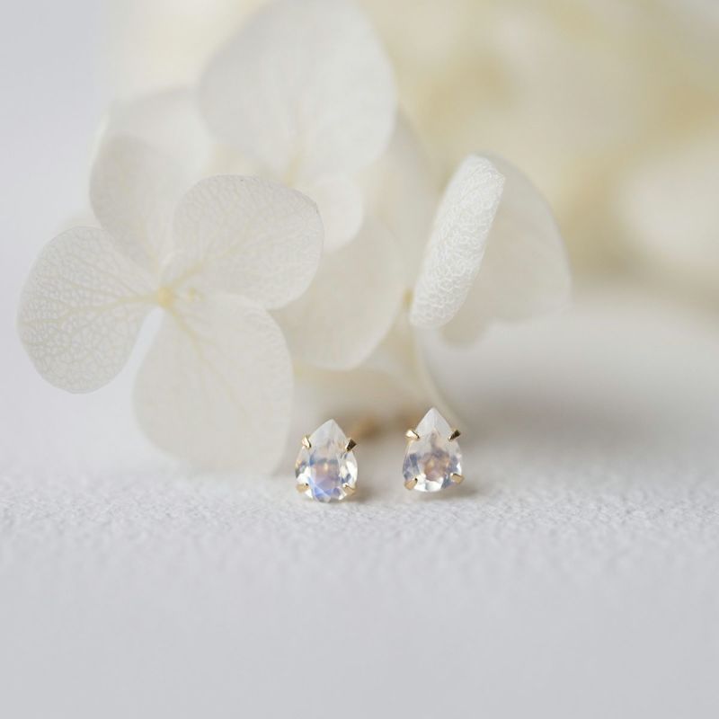 K10 YG ブルームーンストーン ピアス ペアシェイプ イエローゴールド 10金 6月 誕生石 誕生日 プレゼント レディース 20代 30代 40代 10k k10 天然石