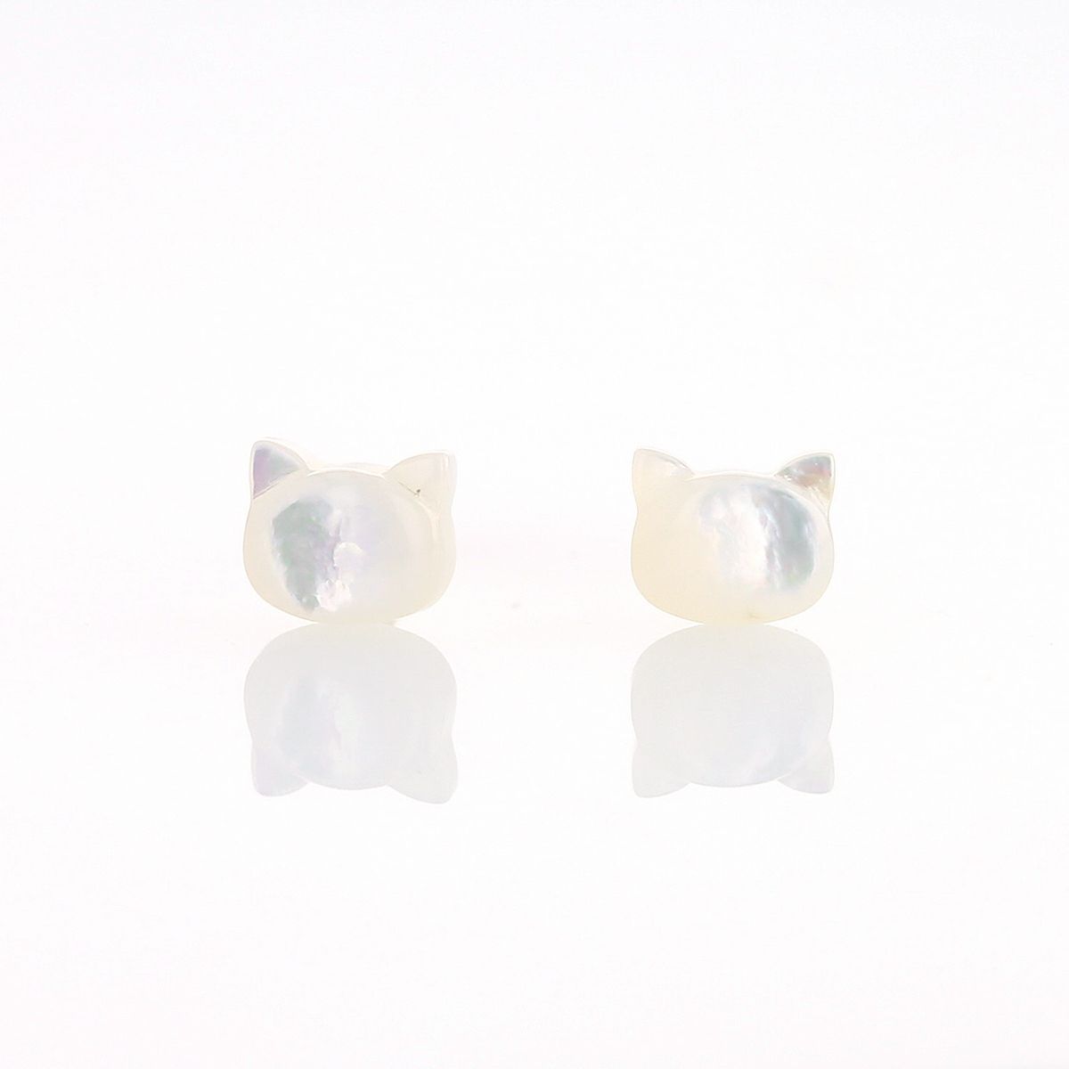K10 YG 白蝶貝 ピアス 猫 ねこ ネコ 白猫 レディース シェル 誕生日プレゼント ギフト 10金 彼女 20代 30代 40代 イエローゴールド 天然石