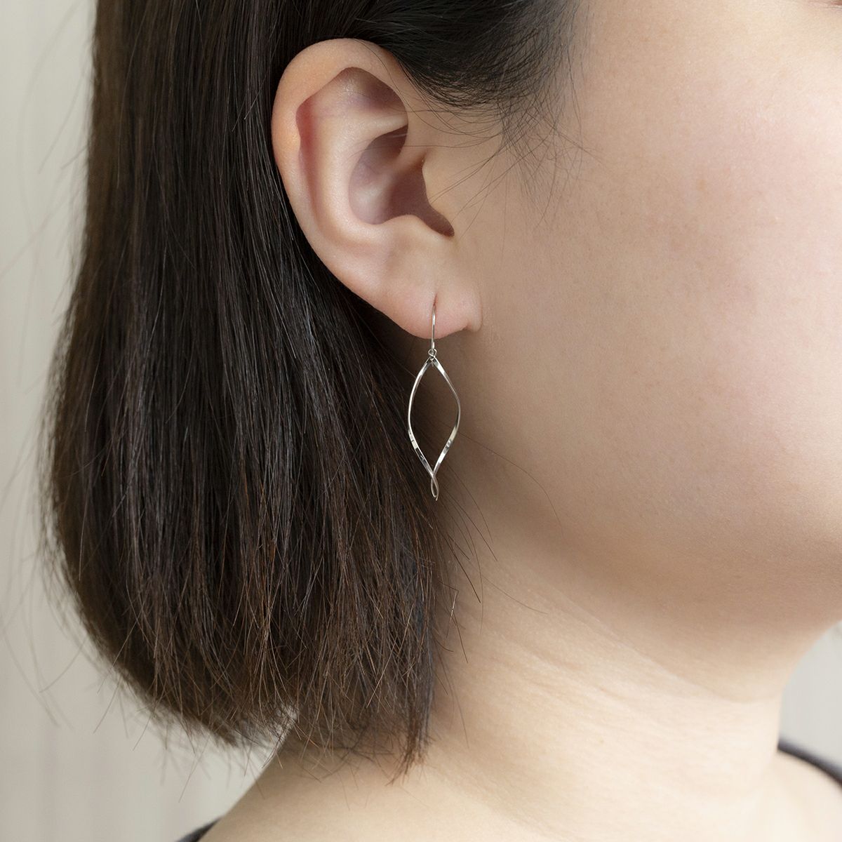 プラチナ フック ピアス 地金 PT PT900 30代 40代 誕生日プレゼント レディース 女性 彼女 妻 シンプル ギフト