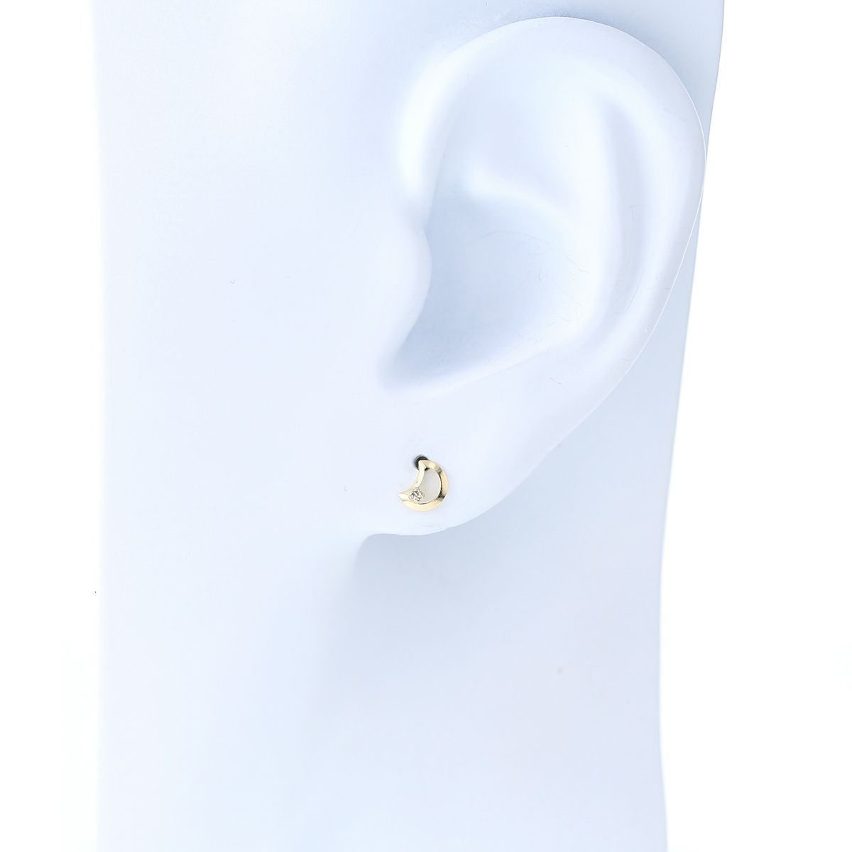 K10 YG ダイヤモンド ピアス 月 ムーン moon イエローゴールド スタッドピアス ラッキーモチーフ かわいい ギフト 誕生日プレゼント 4月誕生石 20代 30代 40代 妻 彼女 レディース