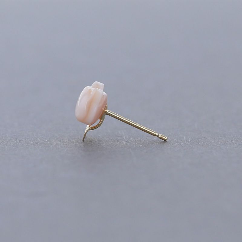 K10 YG ピンクシェル ピアス 猫 ねこ ネコ リボン レディース シェル 誕生日プレゼント ギフト 10金 彼女 20代 30代 40代 イエローゴールド 天然石