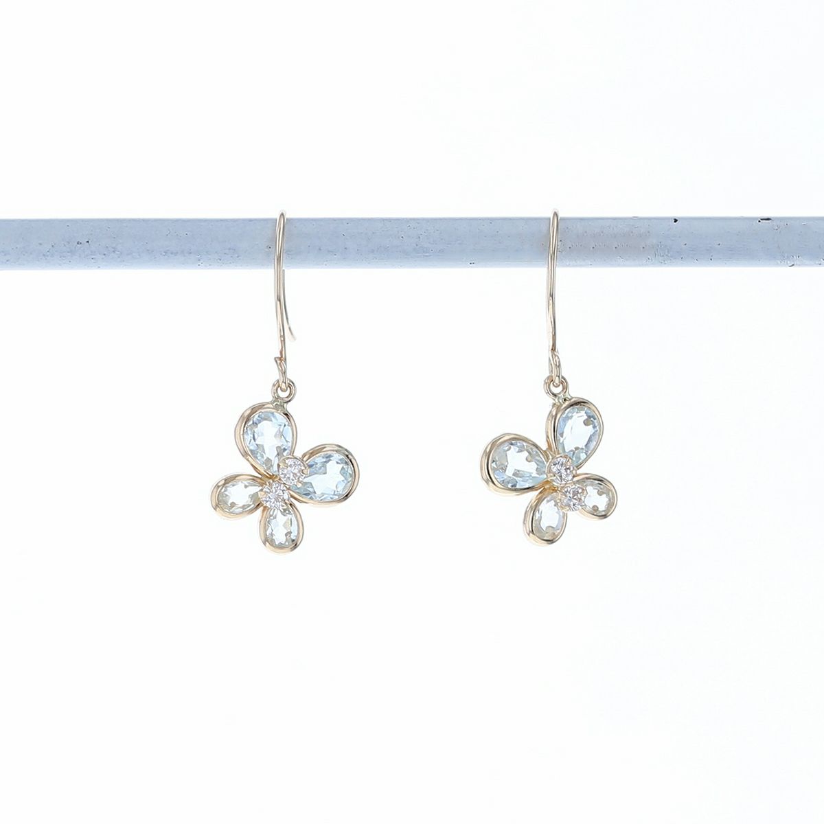 K10 YG ブルートパーズ アクアマリン ピアス 蝶々 キュービックジルコニア イエローゴールド 蝶 かわいい レディース 彼女 妻 20代 30代 40代 誕生日 誕生日プレゼント ギフト