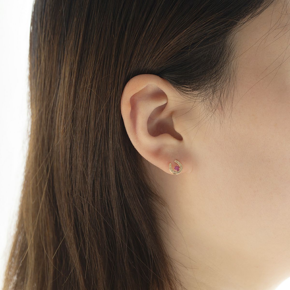 K10 YG ホースシュー 馬蹄 ルビー ピアス 10k 7月 誕生石 イエローゴールド レディース 彼女 妻 プレゼント ラッキーモチーフ