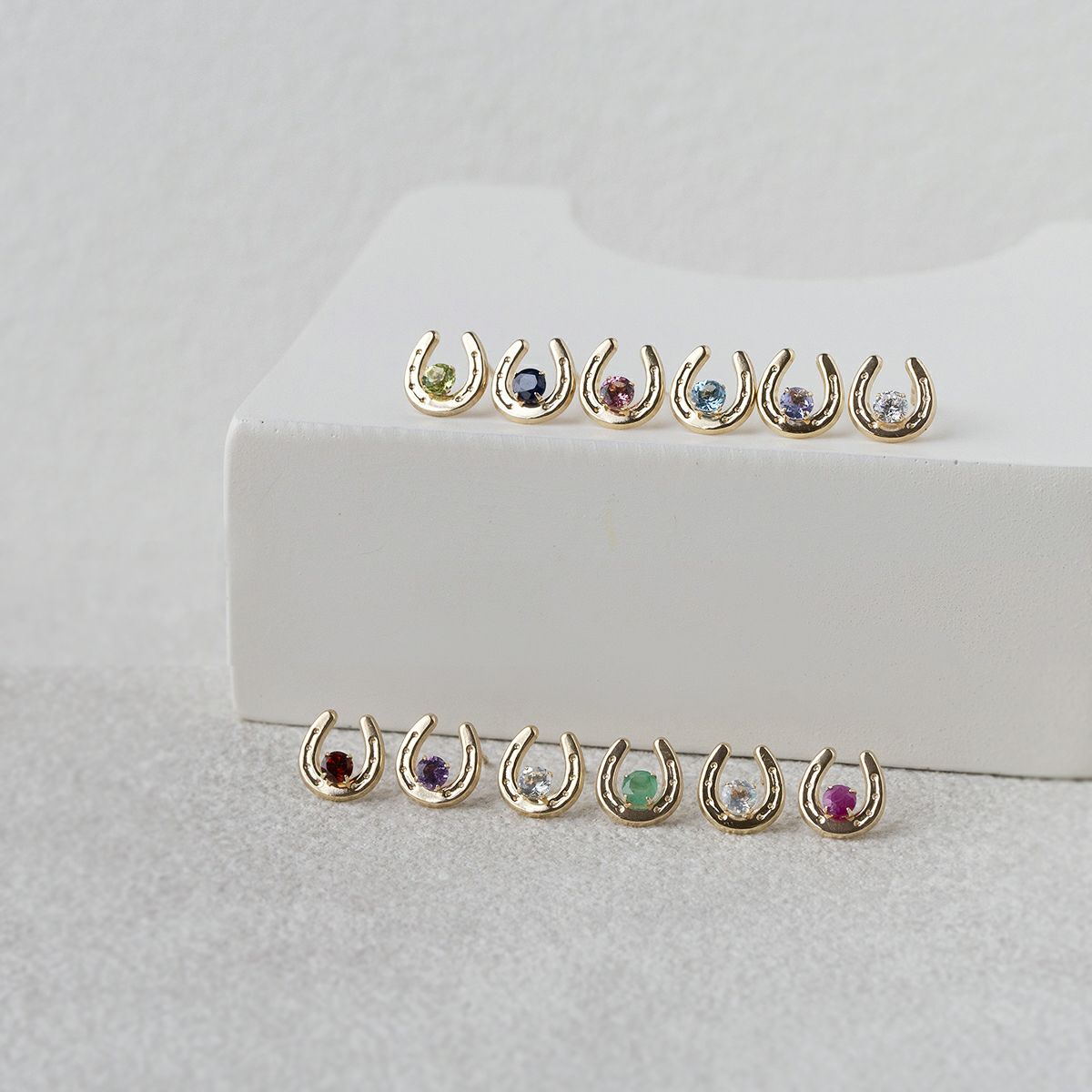 K10 YG ホースシュー 馬蹄 ルビー ピアス 10k 7月 誕生石 イエローゴールド レディース 彼女 妻 プレゼント ラッキーモチーフ