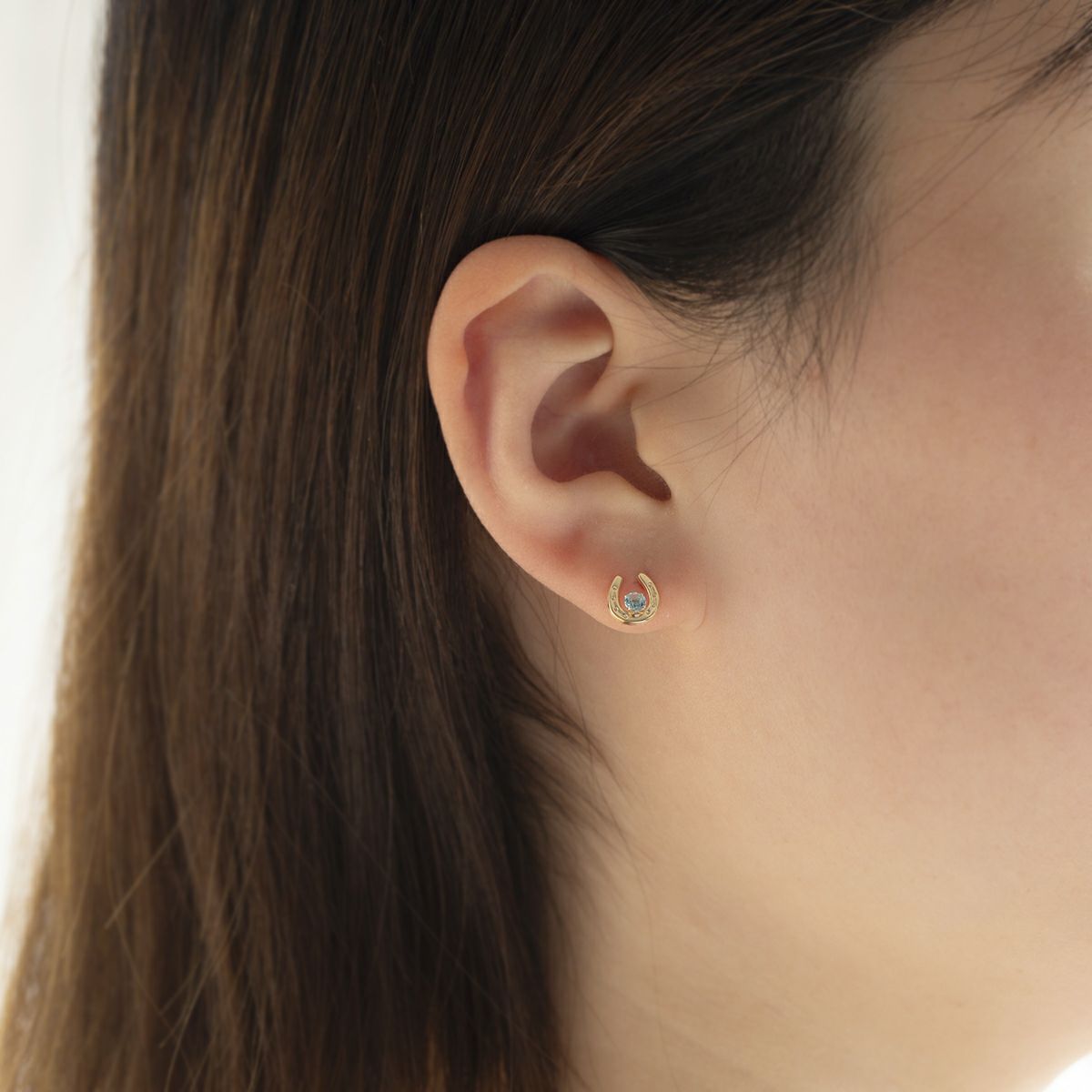 K10 YG ホースシュー 馬蹄 ブルートパーズ ピアス 10k 11月 誕生石 イエローゴールド レディース 彼女 妻 プレゼント ラッキーモチーフ