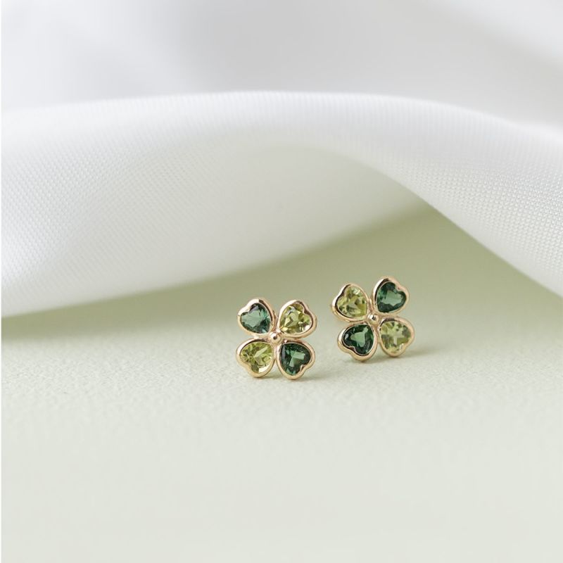 K10 YG クローバー ペリドット グリーンキュービックジルコニア ピアス 10k 10金 8月 誕生石 イエローゴールド レディース 彼女 誕生日プレゼント ギフト かわいい 四つ葉