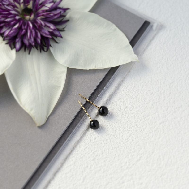 K18 YG オニキス ピアス 4mm