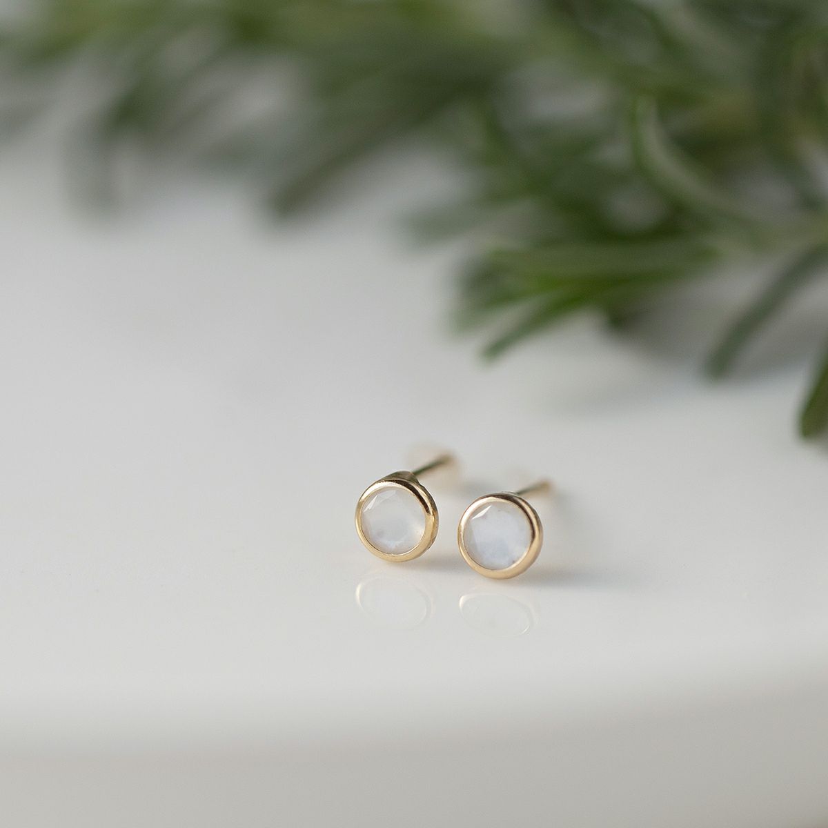 K10 YG ムーンストーン ピアス イエローゴールド 10金 6月 誕生石 誕生日 プレゼント レディース 20代 30代 40代 10k k10 天然石