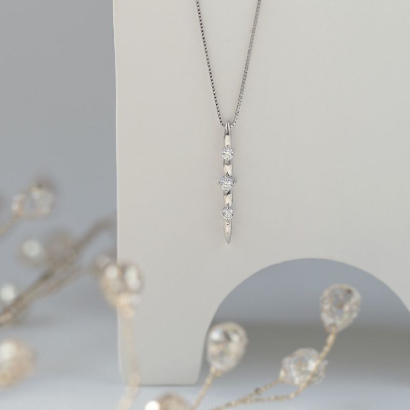 プラチナ ダイヤモンド ネックレス 3ストーン スリーストーン トリロジー レディース 2way 30代 40代 50代 妻 彼女 女性 結婚記念日 キラキラ PT PT950 誕生日プレゼント ギフト