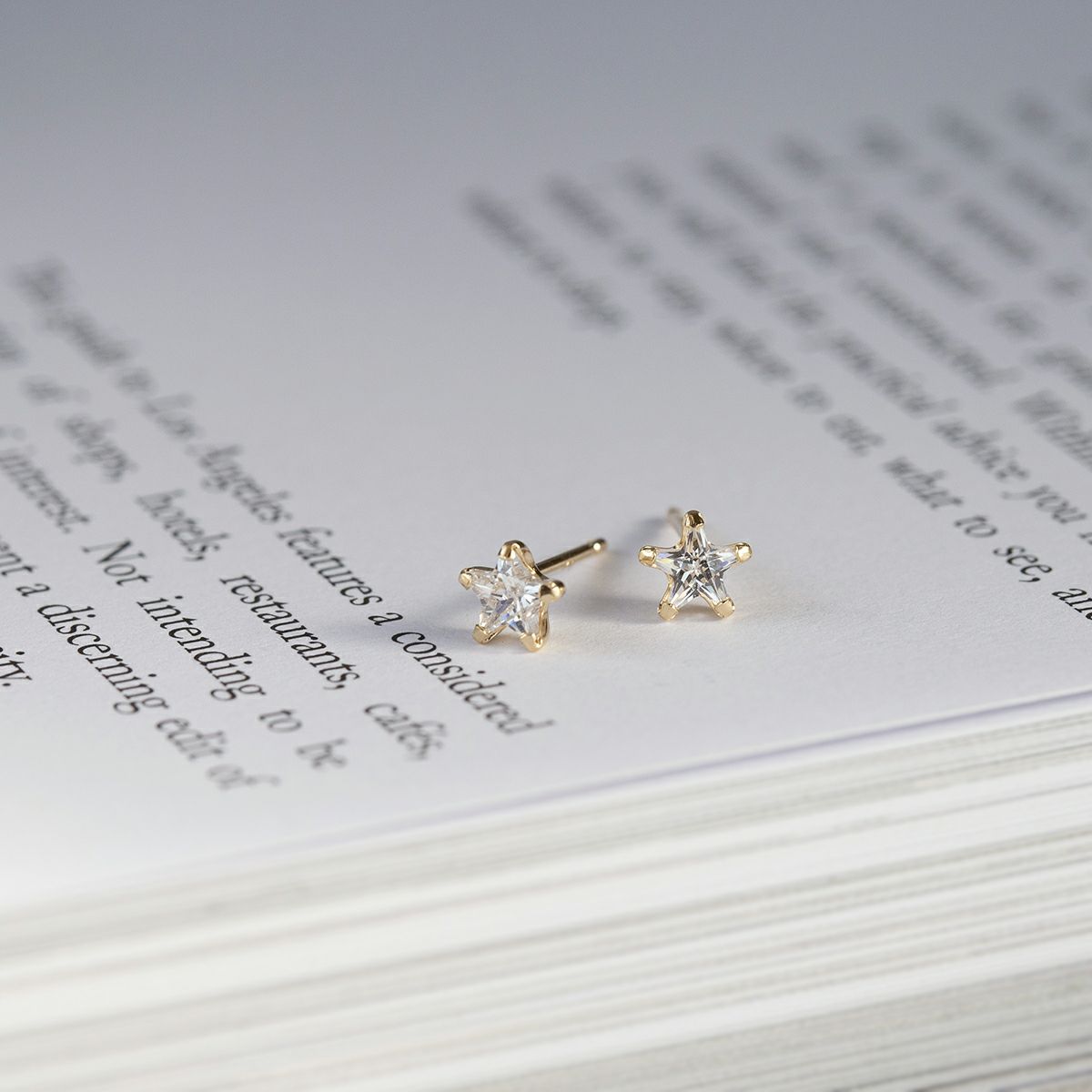 K10 YG キュービックジルコニア ピアス 星 スター ゴールド イエローゴールド レディース 10金 CZ 誕生日プレゼント ギフト 20代 30代 40代 女性 彼女 妻