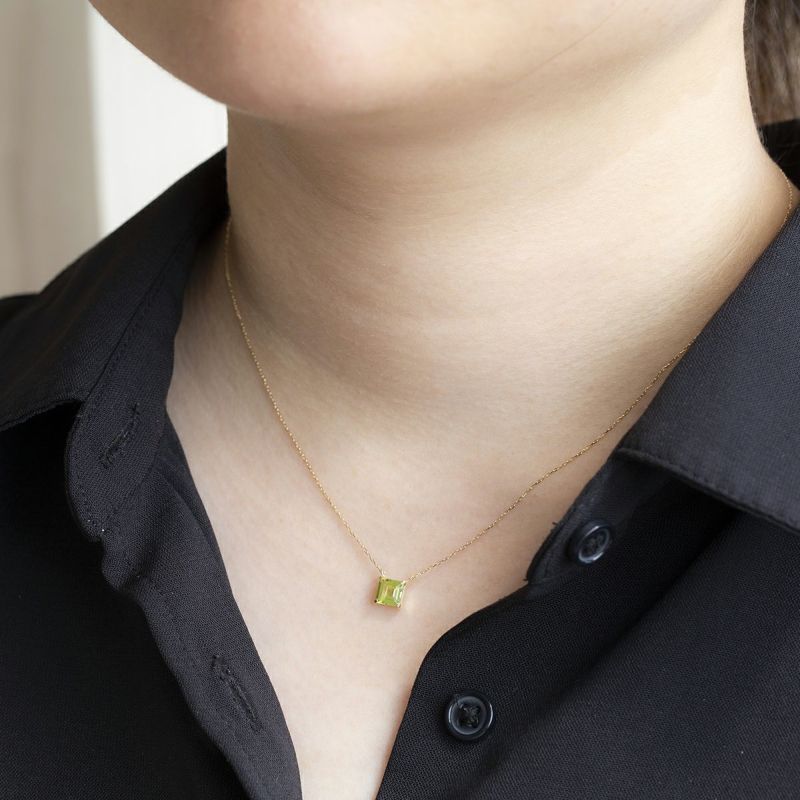K10 YG ペリドット ネックレス イエローゴールド スクエア レディース 8月 誕生石 誕生日プレゼント 彼女 妻 30代 40代 可愛い 華奢