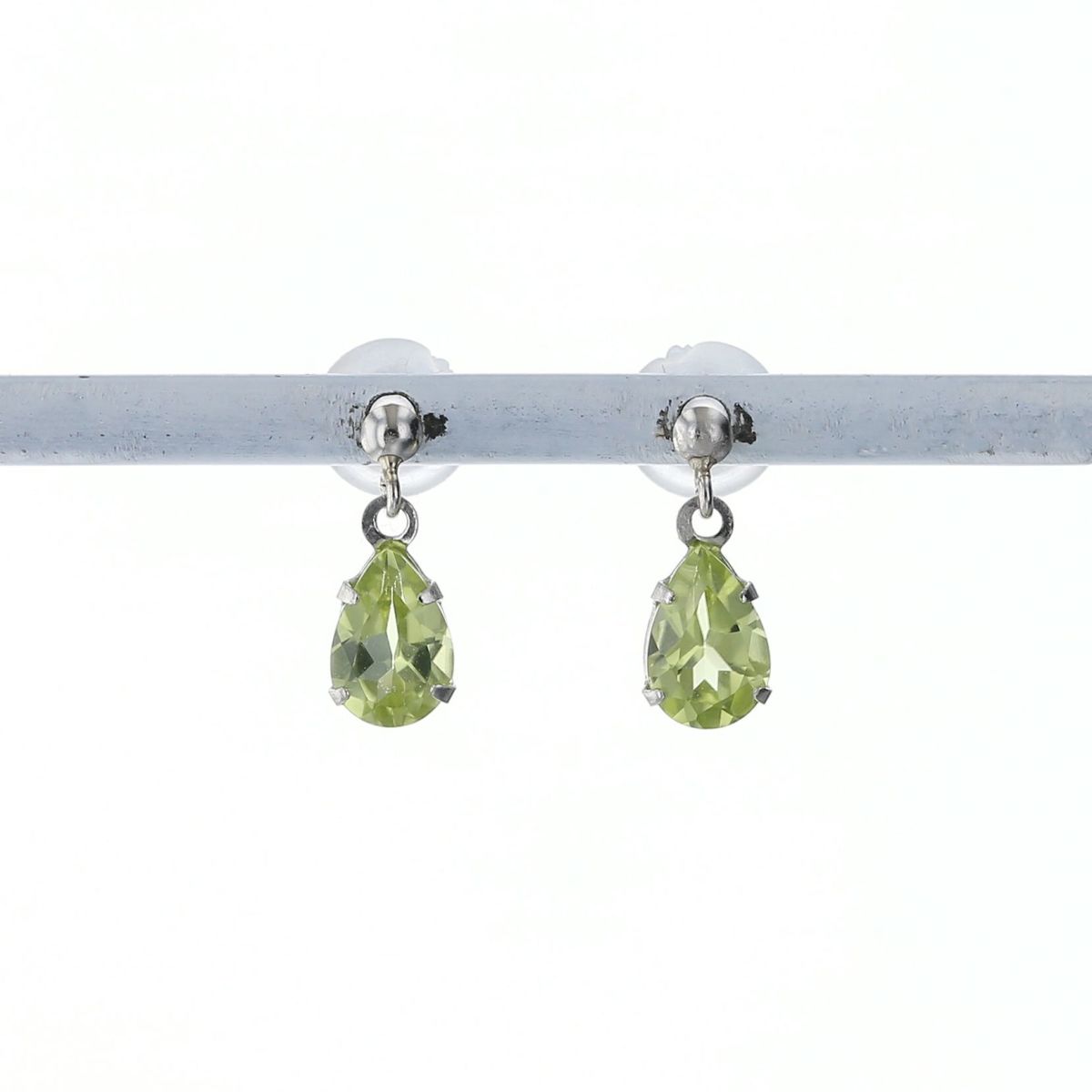 プラチナ ペリドット ピアス PT900 8月 誕生石 誕生日プレゼント ギフト レディース 妻 彼女 20代 30代 40代 天然石 プレゼント