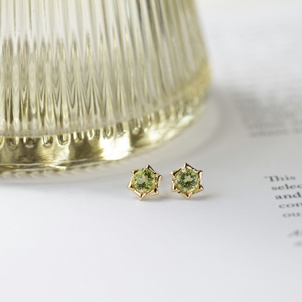 K10 YG ペリドット ピアス 8月 誕生石 誕生日プレゼント ギフト レディース 妻 彼女 20代 30代 40代 天然石 10K イエローゴールド プレゼント