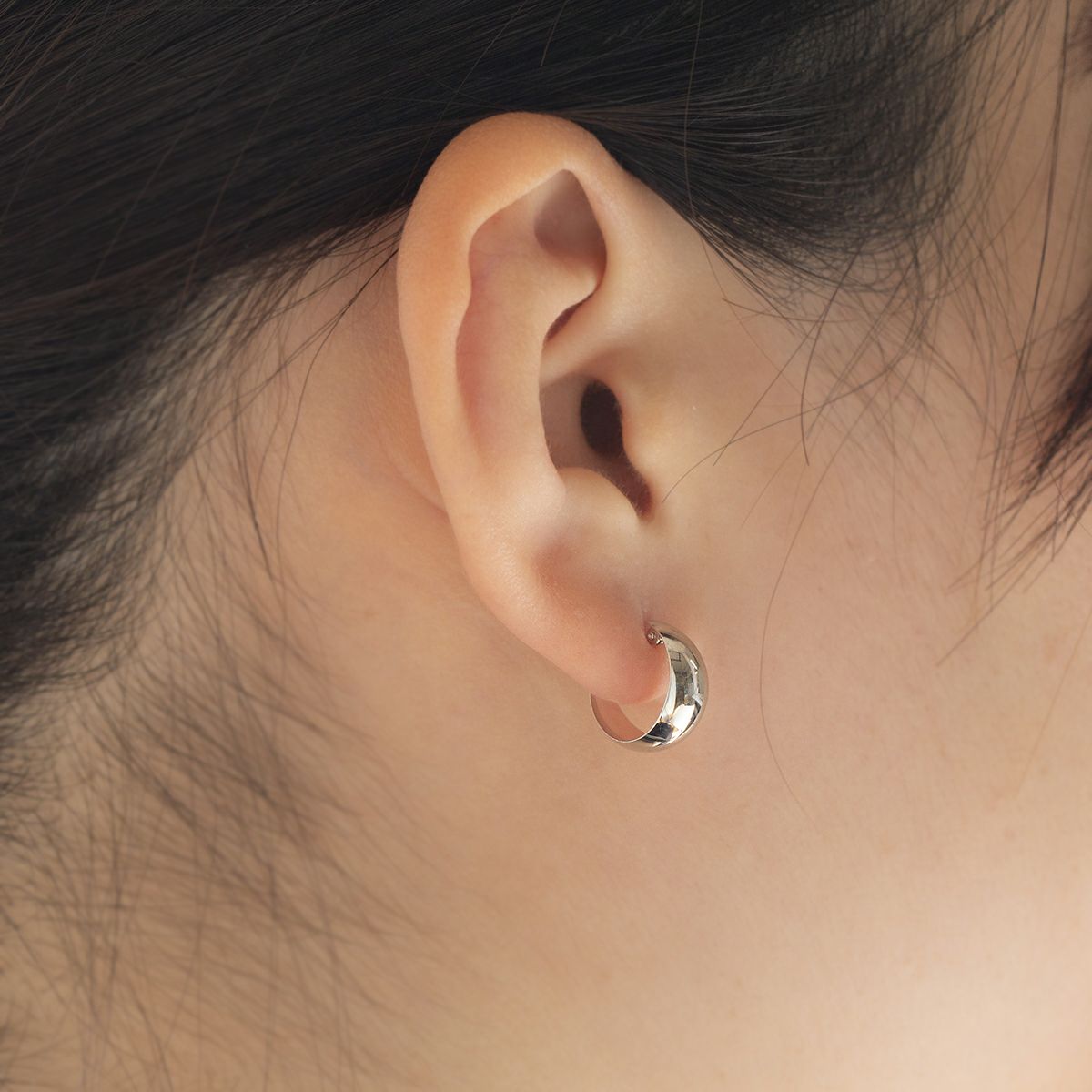 K10 WG フープ ピアス 月甲ピアス フープピアス ホワイトゴールド レディース 20代 30代 40代 誕生日 プレゼント ギフト 女性 彼女 妻 シンプル