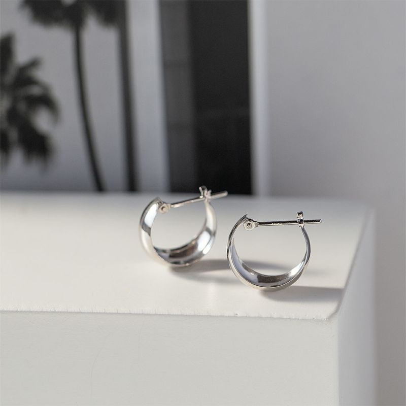 K10 WG フープ ピアス 月甲ピアス フープピアス ホワイトゴールド レディース 20代 30代 40代 誕生日 プレゼント ギフト 女性 彼女 妻 シンプル