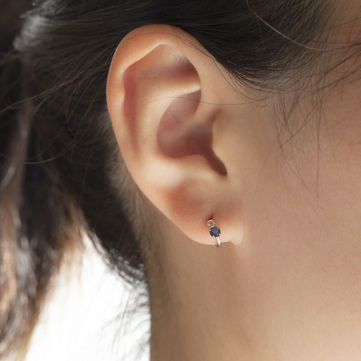 プラチナ サファイア ピアス ホワイトトパーズ ハーフフープピアス ハーフフープ ピアス フープピアス PT900 レディース 20代 30代 40代 9月 誕生日 誕生日プレゼント プレゼント ギフト 女性 彼女 妻