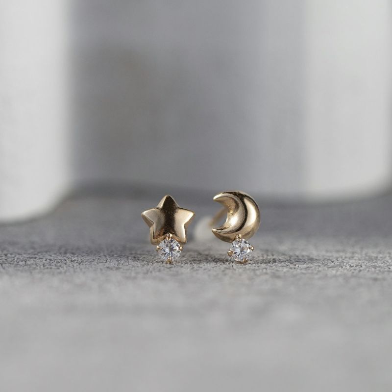 K10 YG キュービックジルコニア ピアス 星 スター 月 ムーン アシンメトリー ゴールド イエローゴールド レディース 10金 CZ 誕生日プレゼント ギフト 20代 30代 40代 女性 彼女 妻