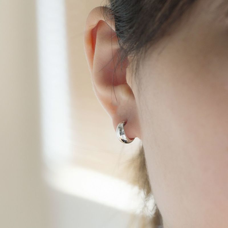 K10 WG フープ ピアス 月甲ピアス フープピアス ホワイトゴールド レディース 20代 30代 40代 誕生日 プレゼント ギフト 女性 彼女 妻 シンプル