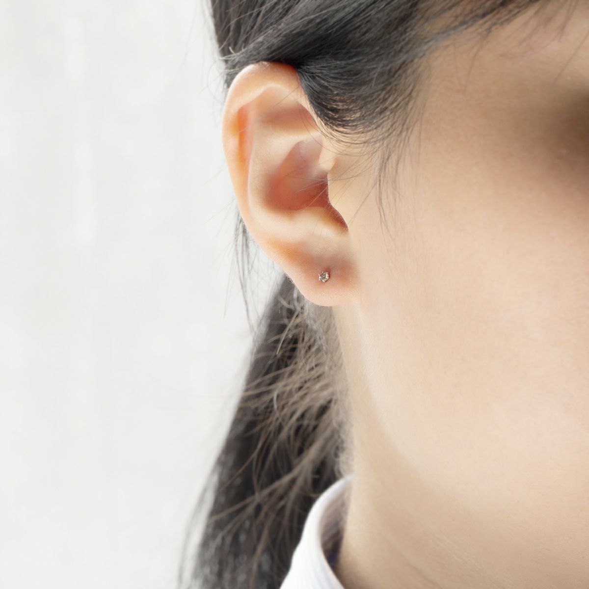 H&C鑑別書付き プラチナ 一粒 ダイヤモンド ピアス