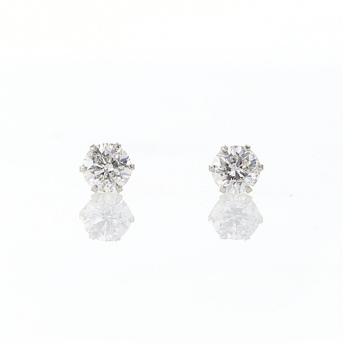 プラチナ 一粒 ダイヤモンド ピアス トータル0.6ct
