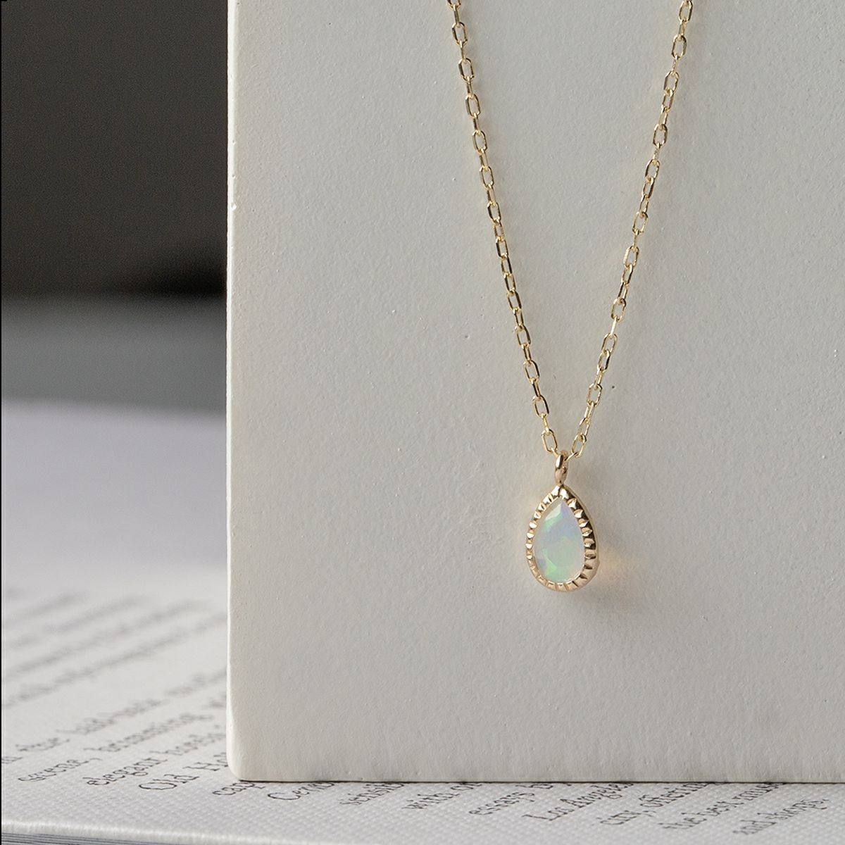 K10 YG オパール ネックレスイエローゴールド 10k 10金 レディース 彼女 妻 ペアシェイプ 10月誕生石 誕生日プレゼント ギフト