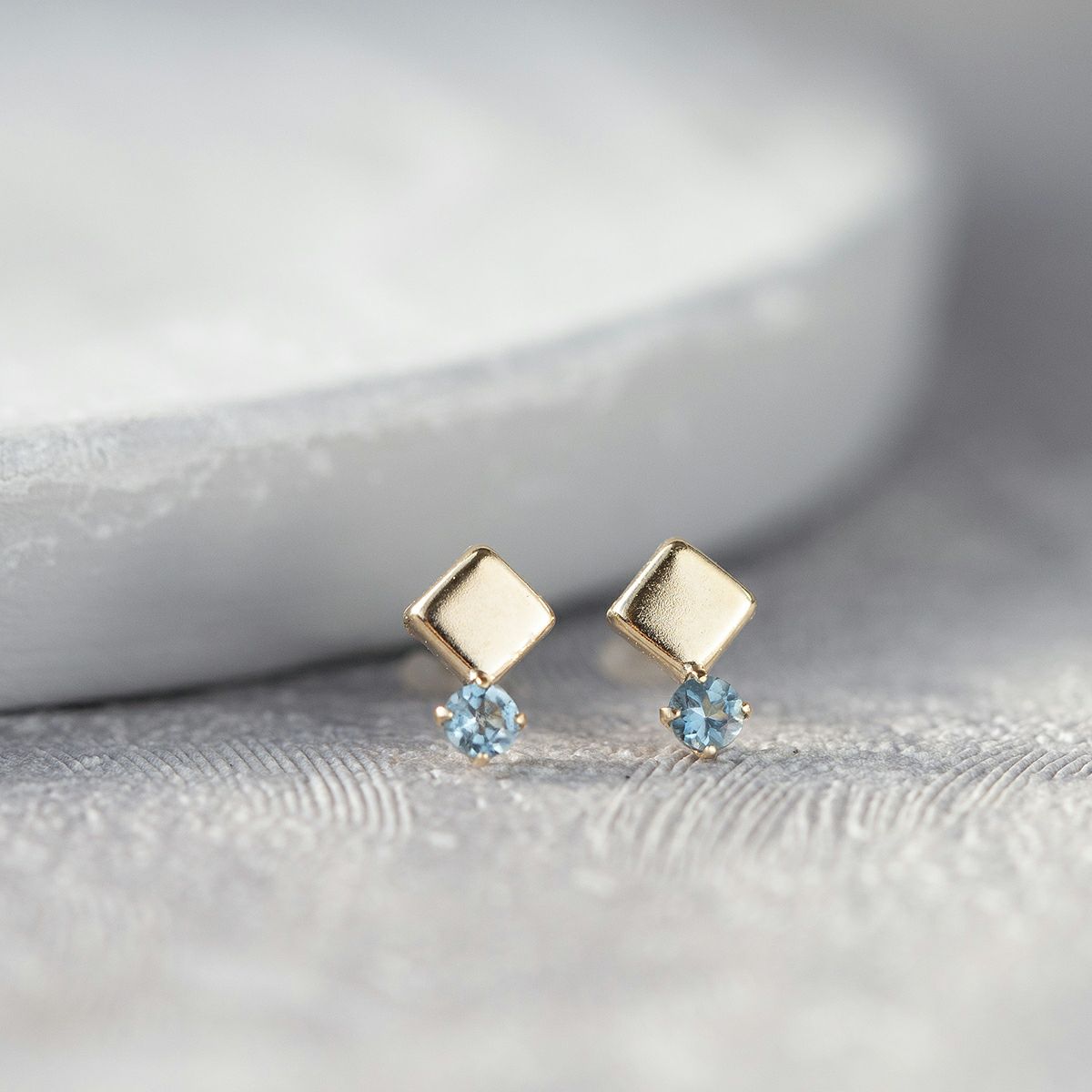 K10 YG ブルートパーズ ピアス ひし形 スクエア イエローゴールド 10金 11月 誕生石 誕生日プレゼント ギフト レディース 20代 30代 40代 10k k10 天然石