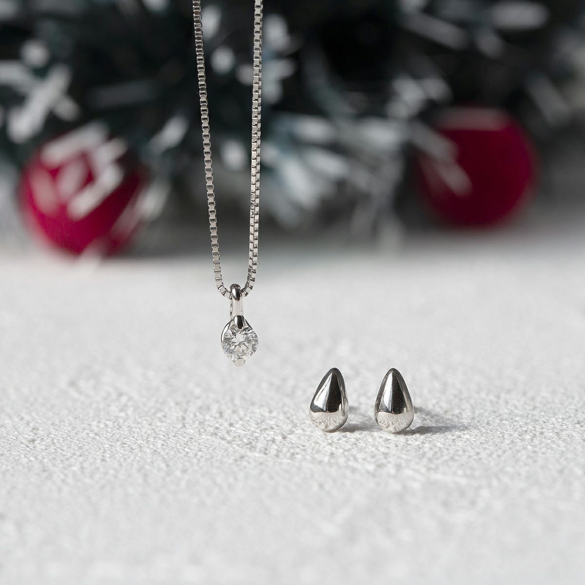 セット クリスマスセット 鑑定書付 プラチナ 一粒 ダイヤモンド ネックレス プラチナ950 プラチナ850 PT950 PT850 しずく 雫 ピアス PT PT900 20代 30代 40代 誕生日プレゼント レディース 女性 彼女 妻 シンプル ギフト クリスマス クリスマスプレゼント クリスマスギフト