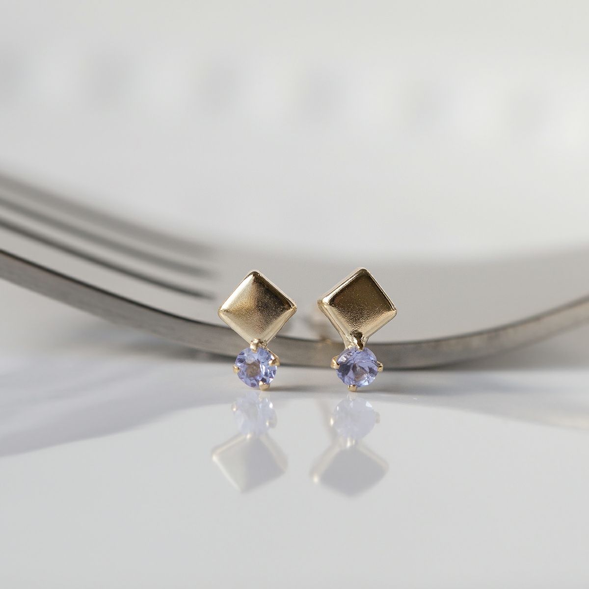 K10 YG タンザナイト ピアス スクエア ひし形 イエローゴールド 誕生石 12月誕生石 10k 10金 レディース 娘 プレゼント 女性 誕生日 彼女 妻